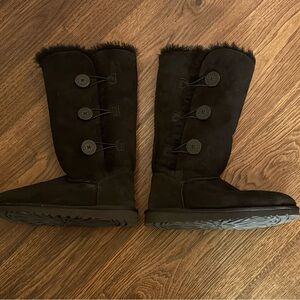 UGG Bailey Button Triplet Boots Style 1873 Size 9 Black